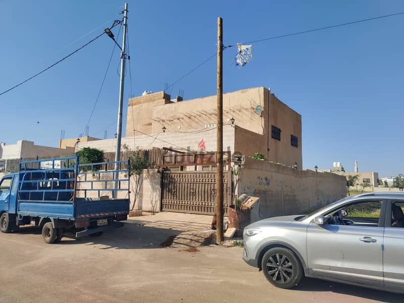 بيت مستقل في جاوا حي الاحسان بالقرب من السوق المرك 1