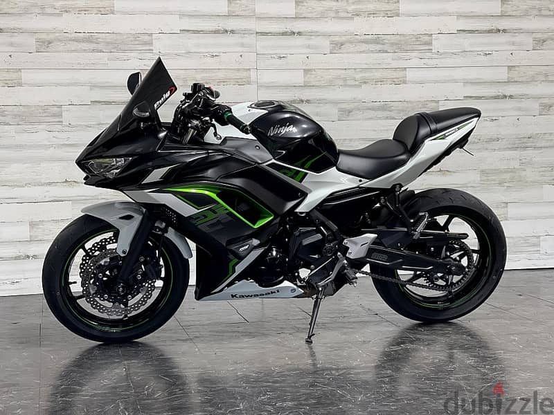 2022 Kawasaki ninja 650 (+971561943867) 1