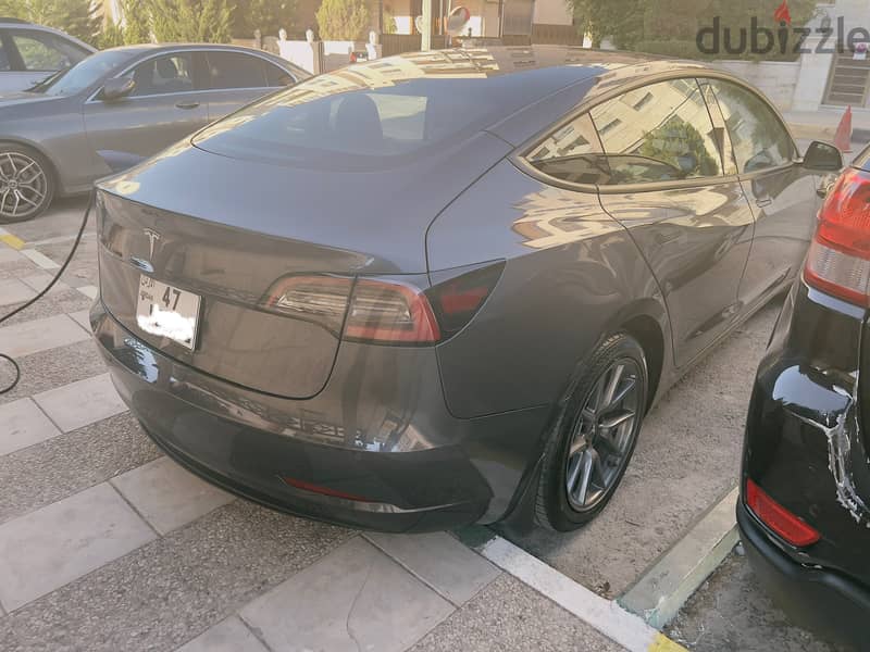 Tesla rear wheel drive standard plus option 2022 5