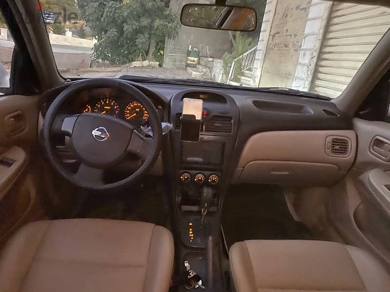 Nissan Sunny 2011 7