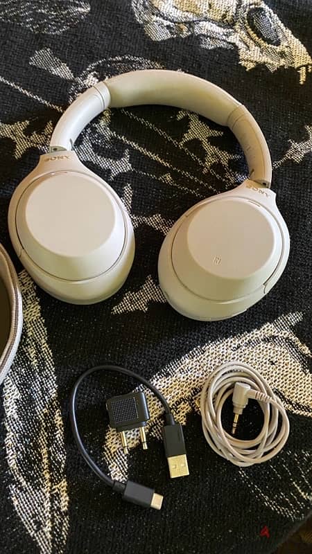 Sony WH-1000XM4 Noise Canceling Headphones- Beige سماعات 2