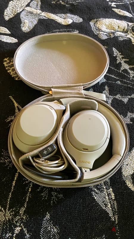 Sony WH-1000XM4 Noise Canceling Headphones- Beige سماعات 6