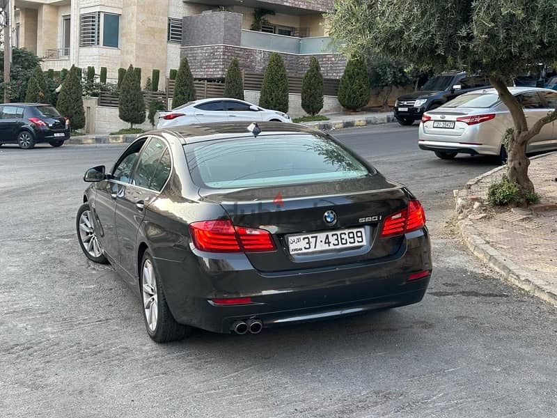 BMW 5-Series 2015 10