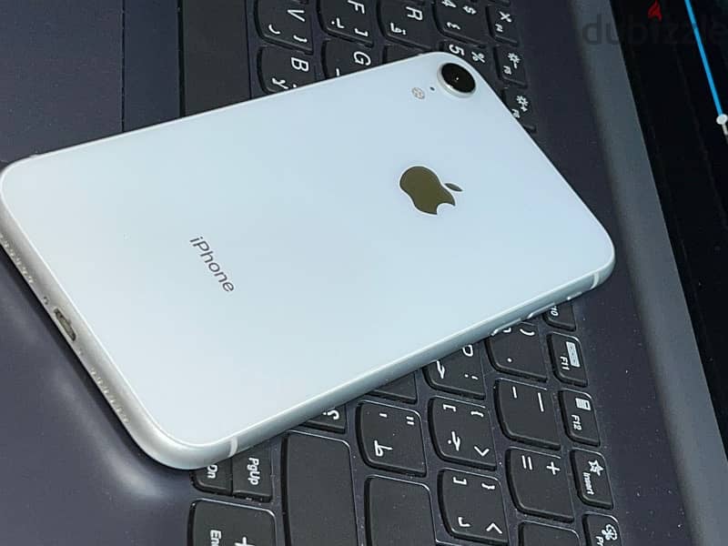 iPhone XR 128 4