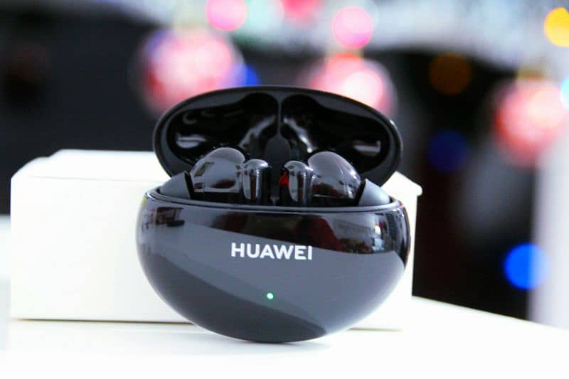 سماعات هواوي ايربود بحالة ممتاز للبيع huawei freebuds 4i for sale 4