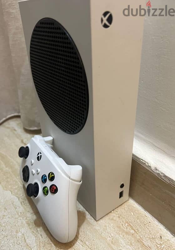 xbox series s بحالة ممتازة جدااااااااااااااااا 4