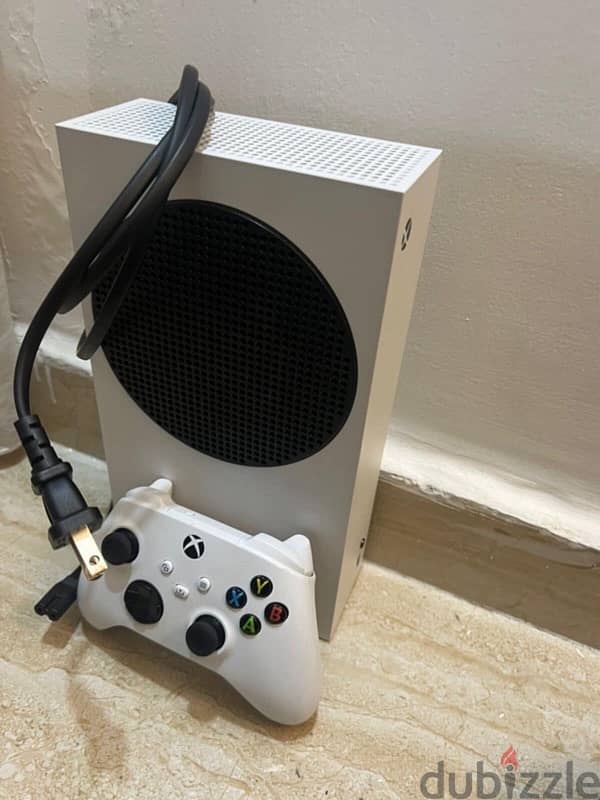 xbox series s بحالة ممتازة جدااااااااااااااااا 14