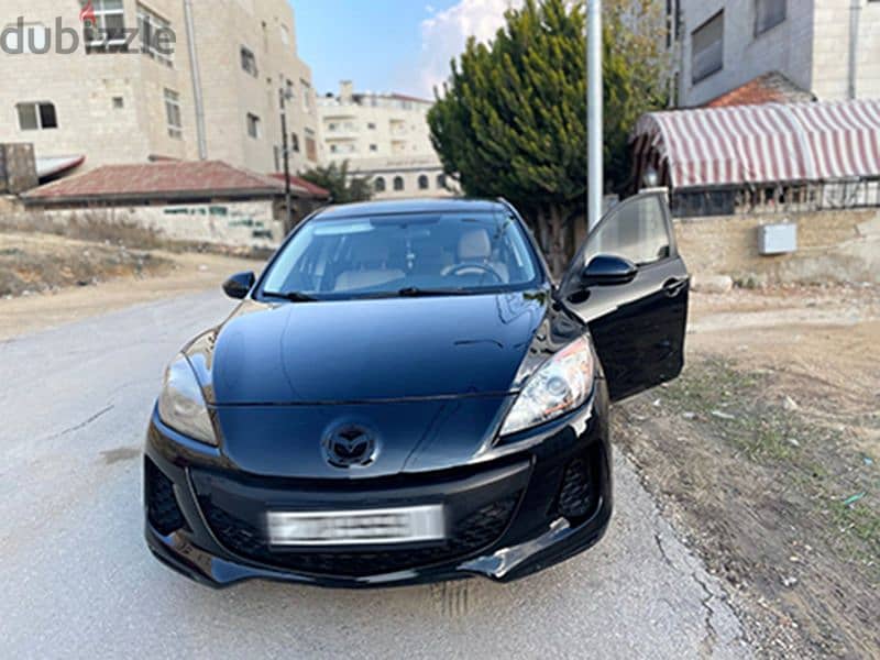 سيارة 2013 3 Mazda zoom للبيع 1