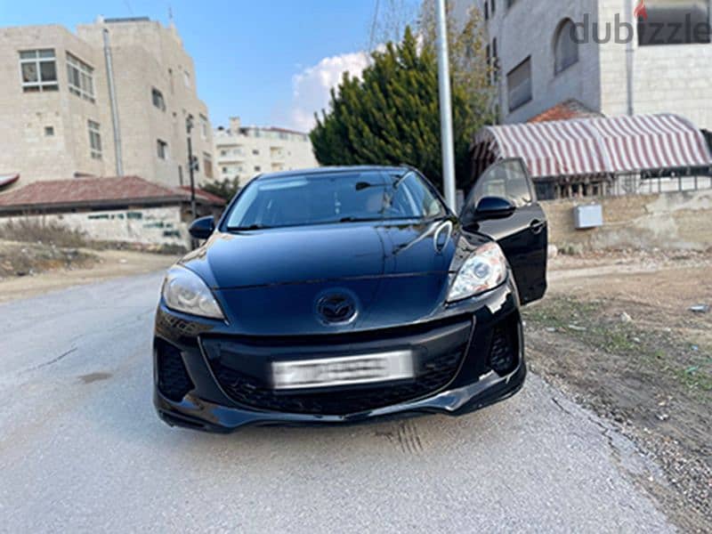 سيارة 2013 3 Mazda zoom للبيع 2