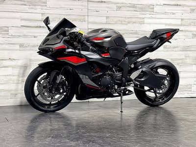 2024 Kawasaki ninja ZX-6R (+971561943867)