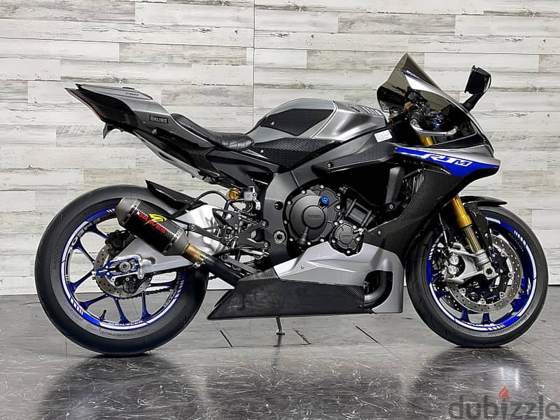 2017 Yamaha YZF R1M (+971561943867) 2