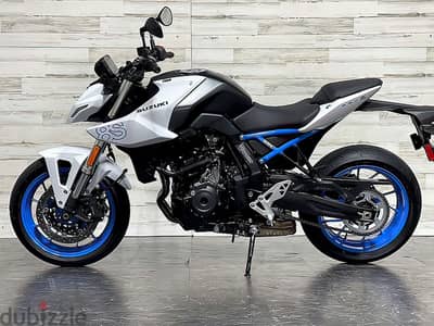 2023 Suzuki GSX-8S (+971561943867)