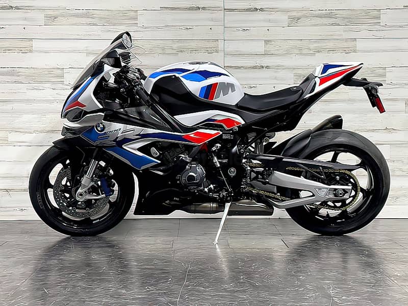 2021 BMW M1000RR (+971561943867) 1