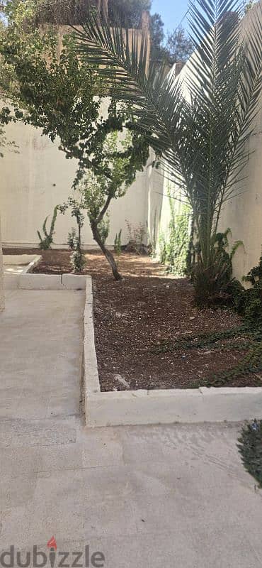 عماره في عرجان خلف فندق الريجنسي ارض 1380م سكن ج 2