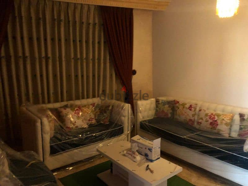 المدينه الرياضيه شقه ارضيه للبيع مساحه 213م مع تراسات 250م مكرمد 10