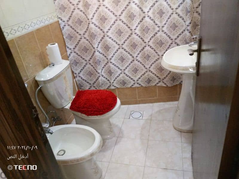 المدينه الرياضيه شقه ارضيه للبيع مساحه 213م مع تراسات 250م مكرمد 14