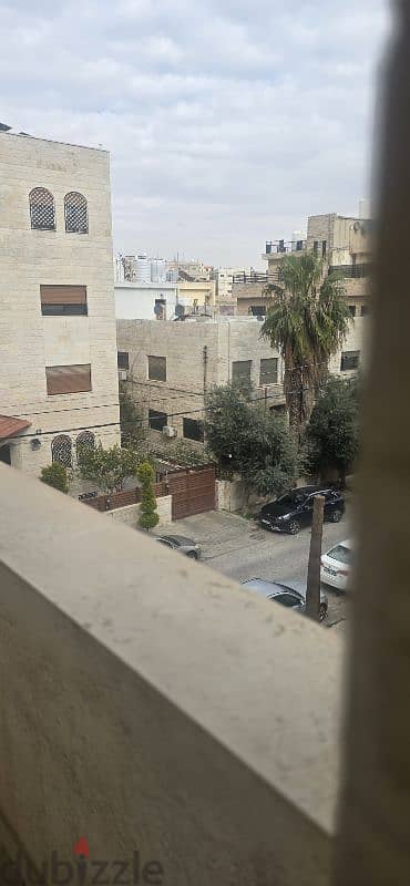 جبل الحسين شقه للبيع ط اول مساحه 127م 9