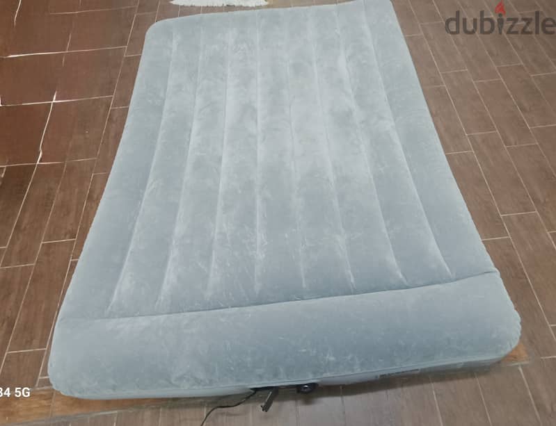 فرشة نفخ هوائية بالكهرباء صيني نخب اول مزوج شبه جديدة 160*220 2