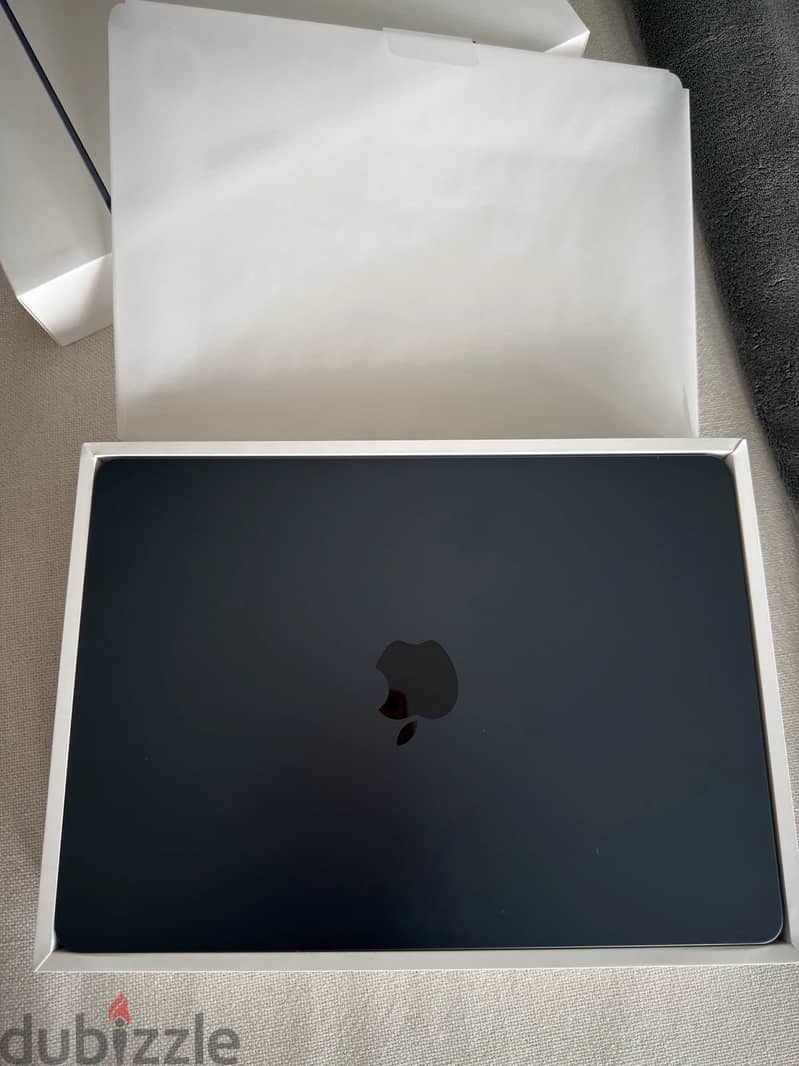 Apple MacBook Air 13-inch M5 Chip 1