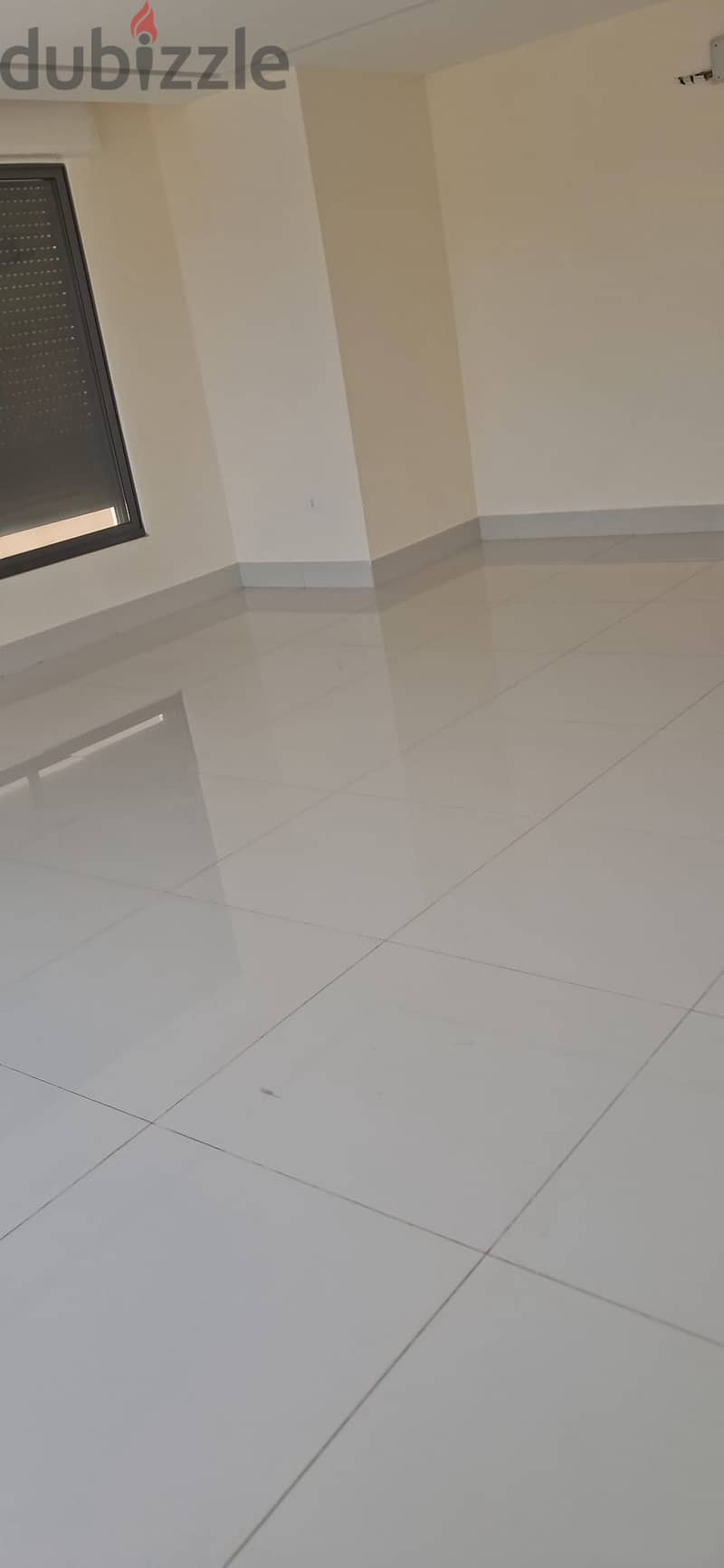 شقة للايجار في دابوق 260م طابقية طابق اول 4 غرف نوم 2 ماستر 1