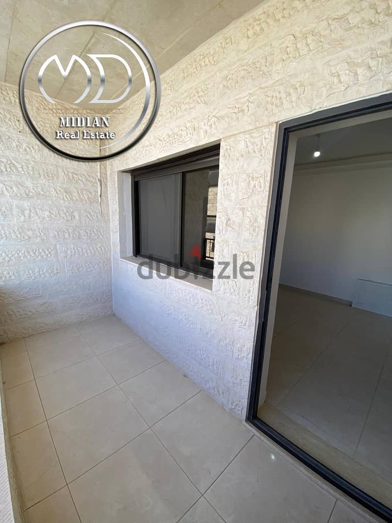 شقة فارغة للإيجار ضاحية الأمير راشد مساحة 200م طابق ثاني تشطيبات و ديك 11