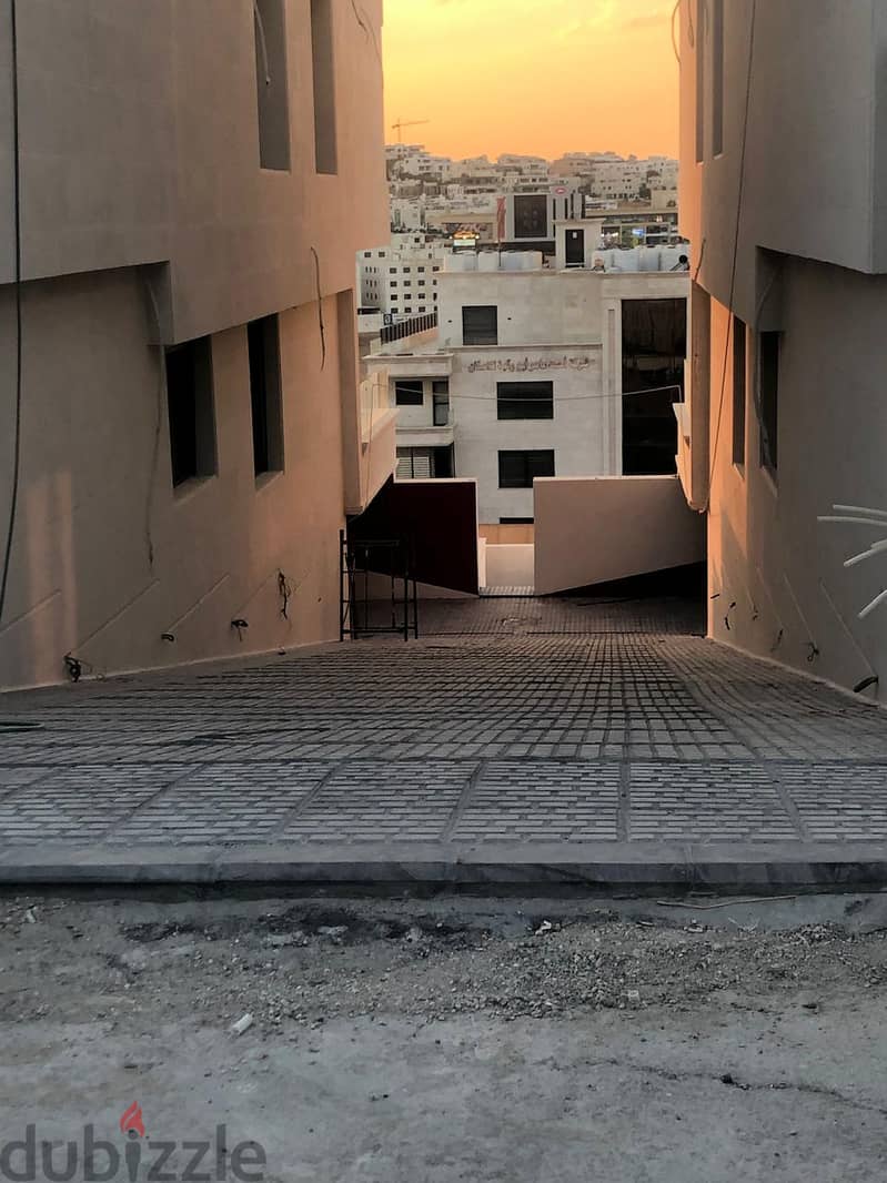 شقق ملوكية فاخرة للبيع في عبدون كريدور عبدون مساحات 275م 2