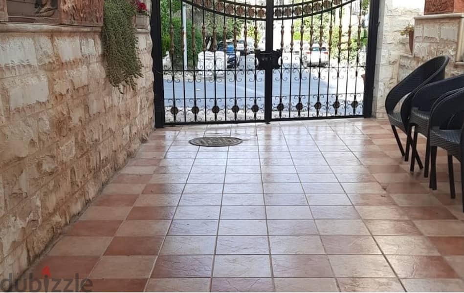 شقه شبه ارضيه في تلاع العلي 187م+145م حديقة . . . الجاردنز عمر البناء 15 10