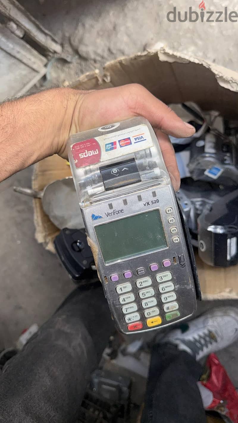 نقاط بيع ومدفوعات Verifone VX 520 مستعمل للبيع. 2