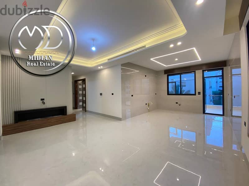 شقق دوبلكس جديدة طابق أخير مع روف للبيع الرابية مساحات 240م & 250م مع 7