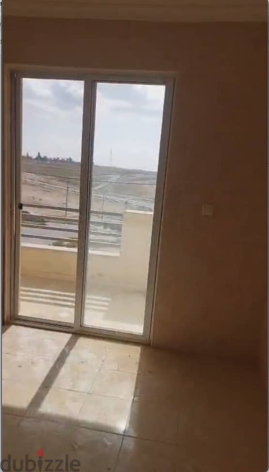 شقه ثلاث غرف نوم في مدينه المجد بالزرقاء  بسعر مغري ‏جدا 5