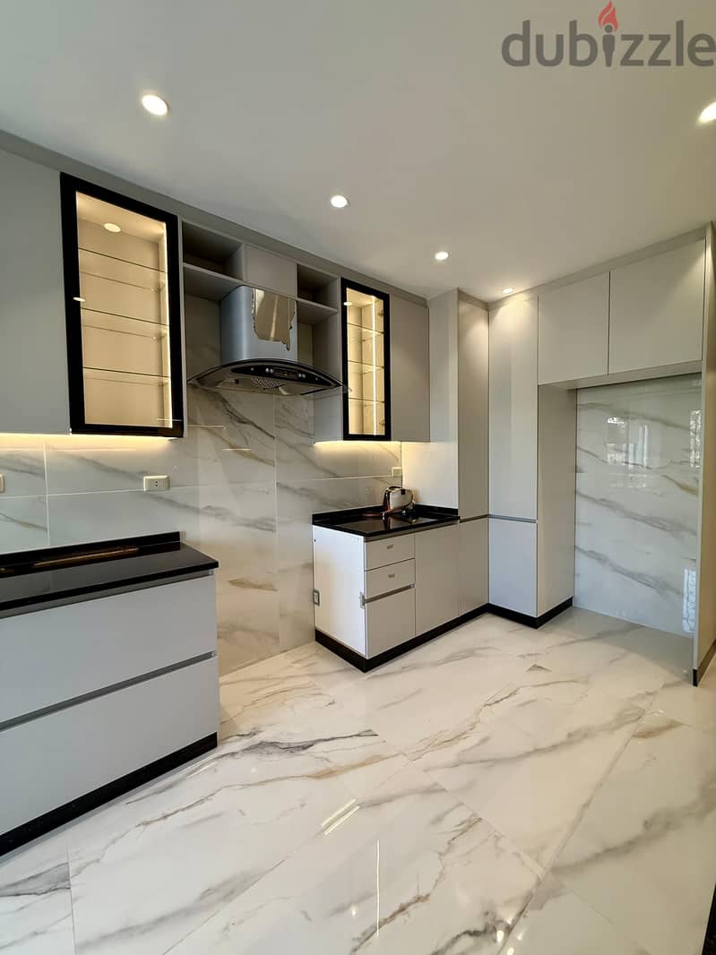 3 Bedroom Villa with Commercial Potential 2