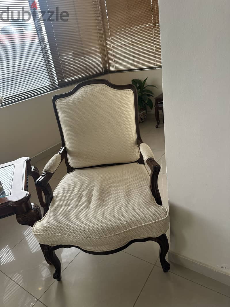 Living and guest room sets with center tables 2