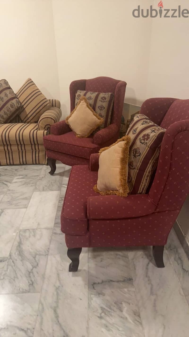 Living and guest room sets with center tables 9